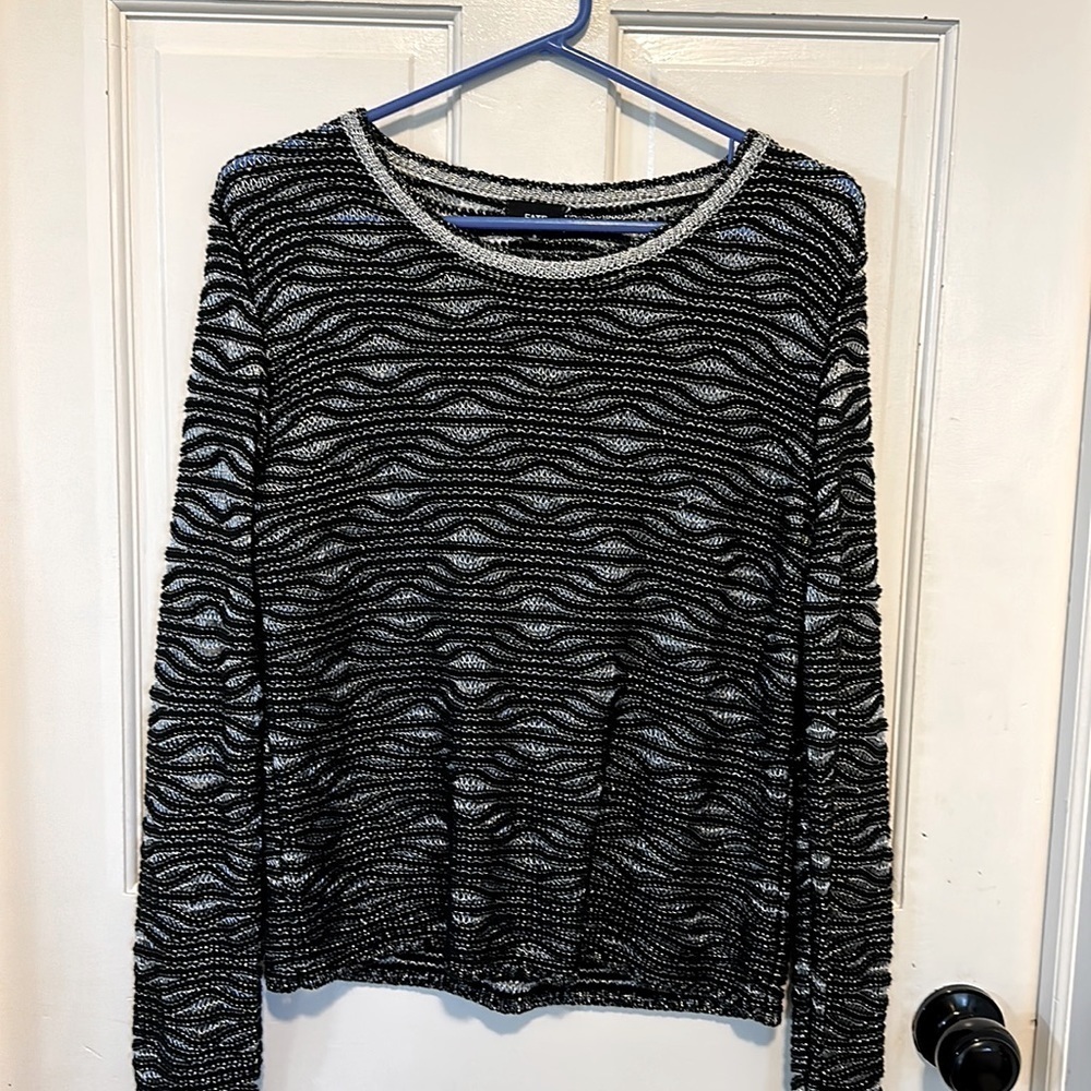 Fate Black‎ and Silver Metallic sweater size small